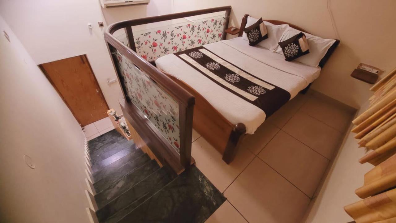 New Jaganmohana Comforts Mysore Buitenkant foto