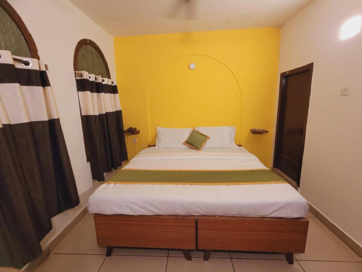 New Jaganmohana Comforts Mysore Buitenkant foto