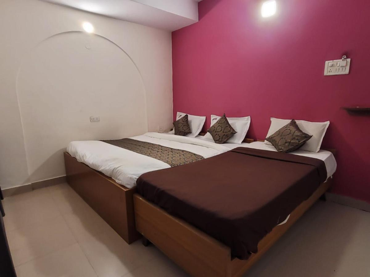 New Jaganmohana Comforts Mysore Buitenkant foto
